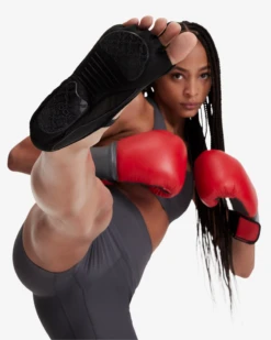 Stance -Bloch SHOT02 463 R1 1a78d69f 61fb 4460 ab2e e80931f1c6dd